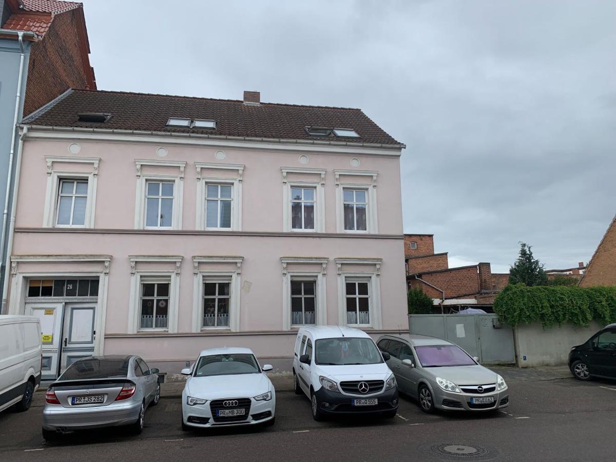 Best-Preis Ferienwohnung Mit Netflix, Self-Check-In, Ebike Ladestation Im Fahrradraum, Wlan - Direkt Am Elberadweg Im Herzen Von Wittenberge Bagian luar foto